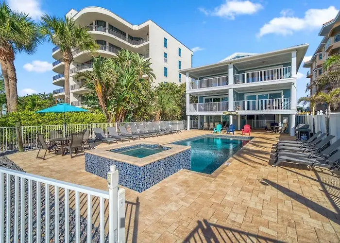 2,000 Sq Ft With Private Indoor Poolside Unit 4 At Four Shores *