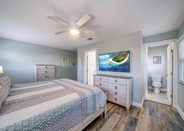 2,000 Sq Ft With Private Indoor Poolside Unit 4 At Four Shores
