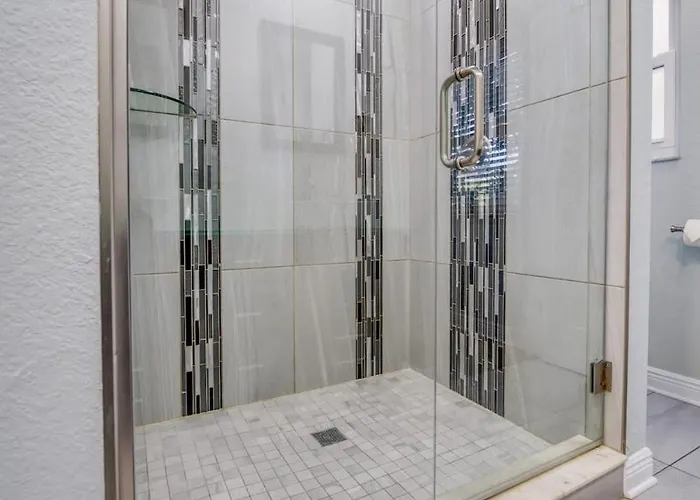 2,000 Sq Ft With Private Indoor Poolside Unit 4 At Four Shores * Clearwater Beach