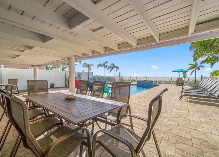 2,000 Sq Ft With Private Indoor Poolside Unit 4 At Four Shores Clearwater Beach