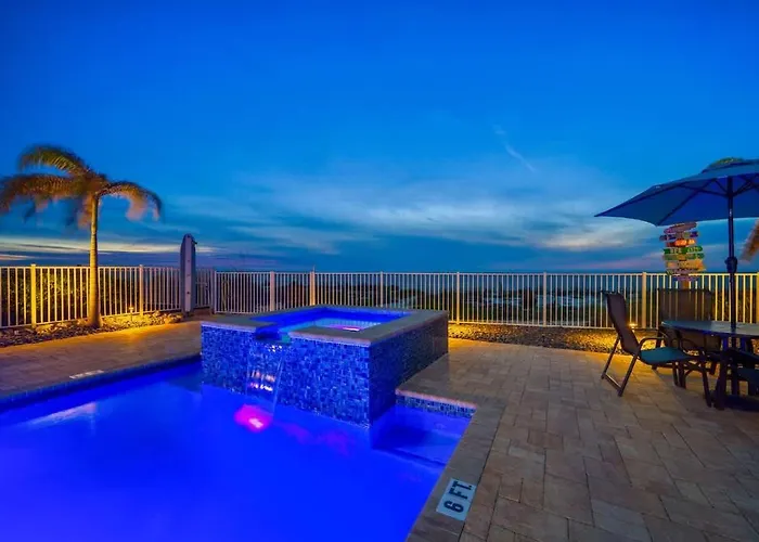 2,000 Sq Ft With Private Indoor Poolside Unit 4 At Four Shores Ferienhaus