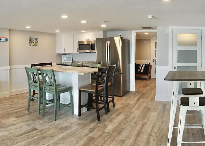 2,000 Sq Ft With Private Indoor Poolside Unit 4 At Four Shores * Clearwater Beach