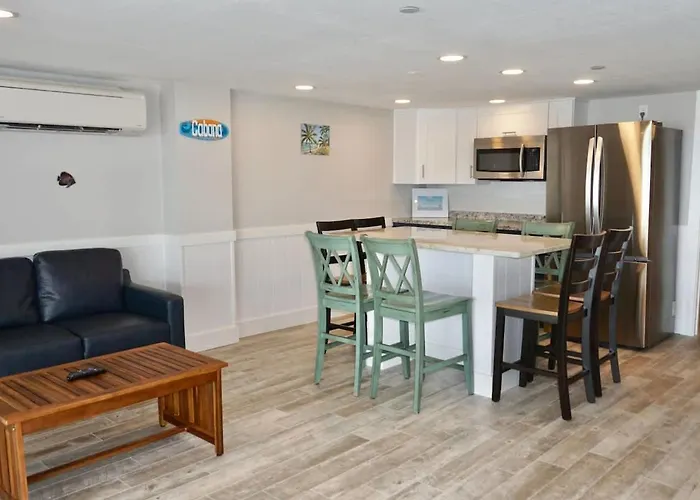 2,000 Sq Ft With Private Indoor Poolside Unit 4 At Four Shores Ferienhaus *